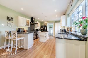 Kitchen- click for photo gallery